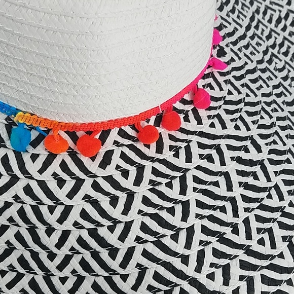 NWT Kooba Summer Pom Hat - Picture 6 of 8